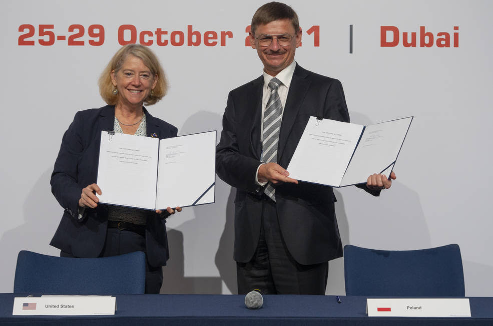 Poland Signs the Artemis Accords