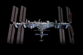 Redwire to Develop First Commercial Greenhouse in Space