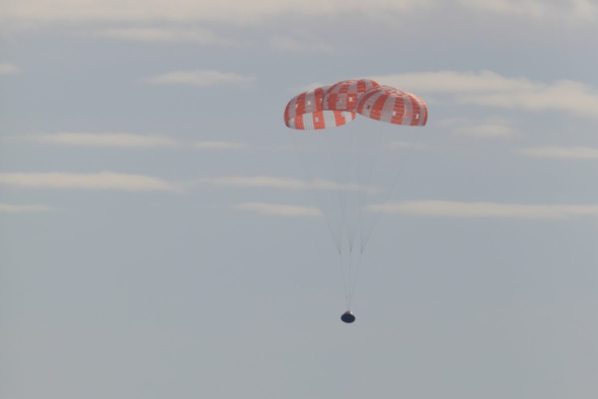 Artemis I Splashes Down