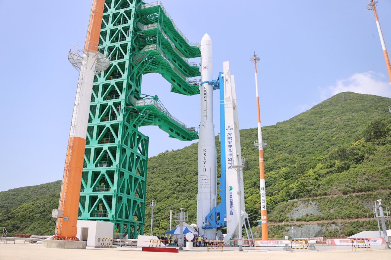 south-korea-s-nuri-rocket-lifts-off-with-commercial-payload