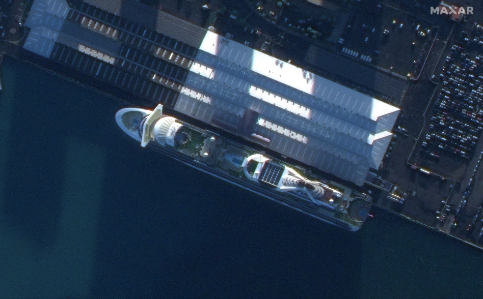 The morning light looks pretty good on this cruise ship in Honolulu, HI. Image: Maxar Intelligence.