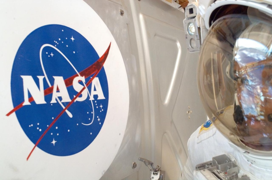 Astronaut Robert L. Curbeam Jr. on a spacewalk in 2006. Image: NASA