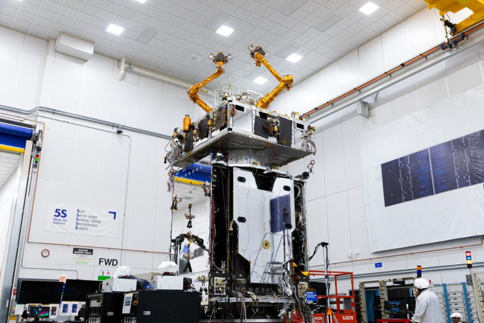 Northrop's Mission Robotic Vehicle flexes its new arms. Image: Northrop Grumman