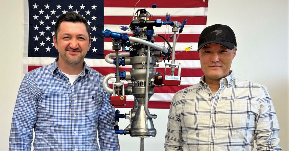 Rocket Propulsion Systems CEO Max Ismailov and VP of Marketing Bahn Lee with the Centurion engine. Image: Rocket Propulsion Systems.