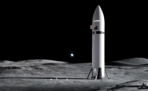 SpaceX Delays Mars Plans in Favor of the Moon