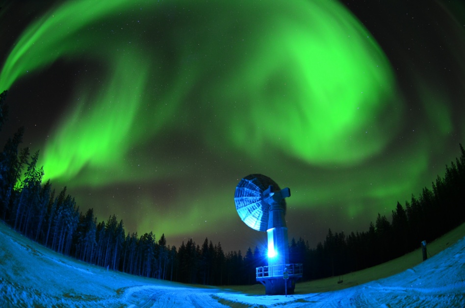 Aurora borealis over a satellite ground antenna in Finland. Image: FMI/M. Takala